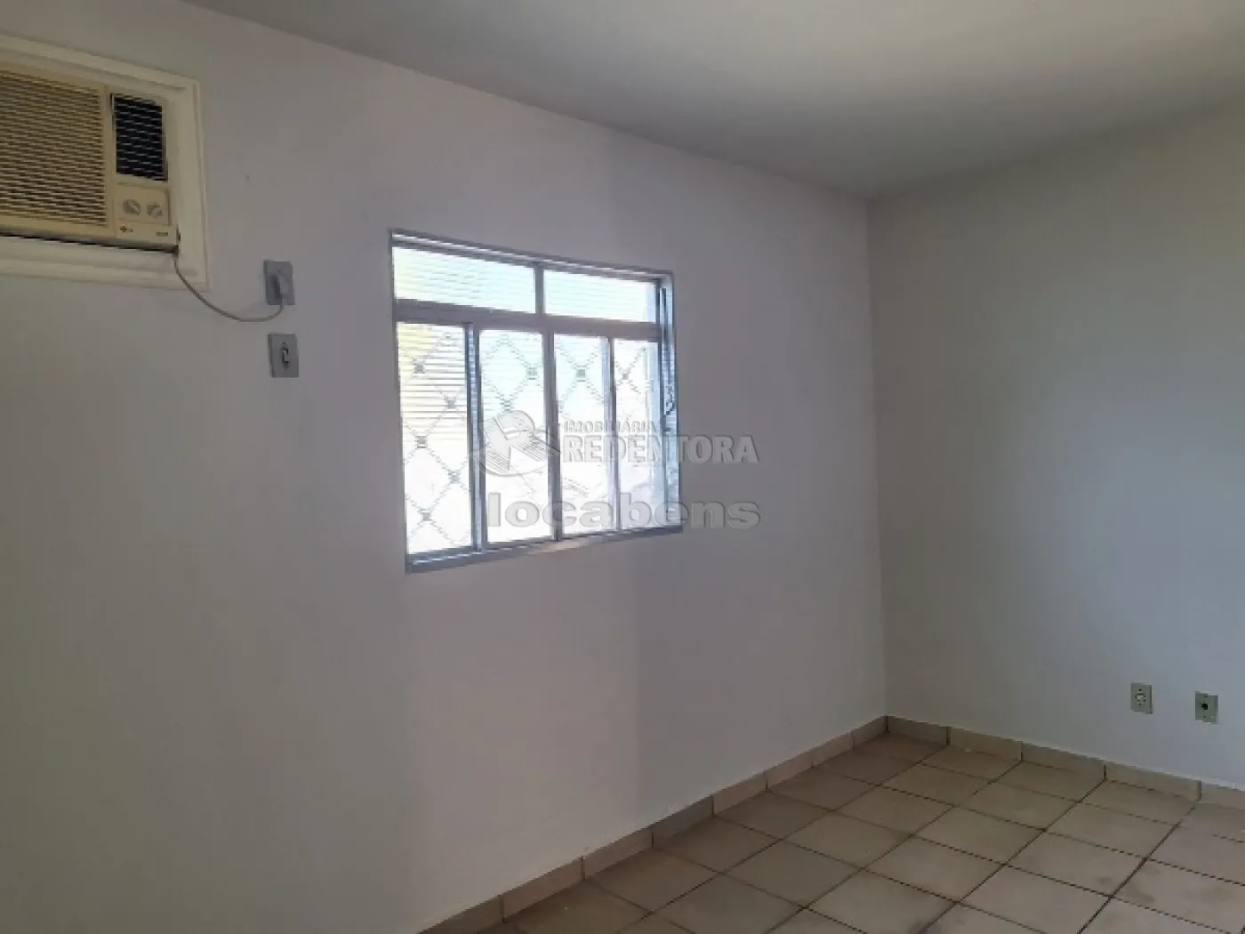 Alugar Casa / Padrão em São José do Rio Preto R$ 1.700,00 - Foto 2