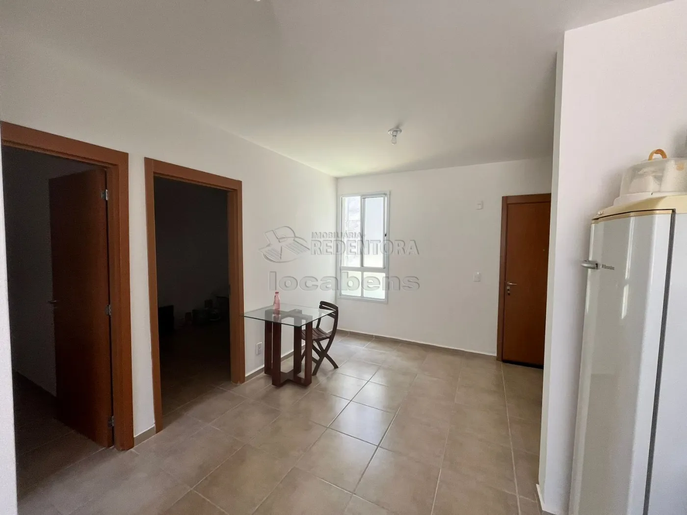 Alugar Apartamento / Padrão em São José do Rio Preto R$ 900,00 - Foto 2