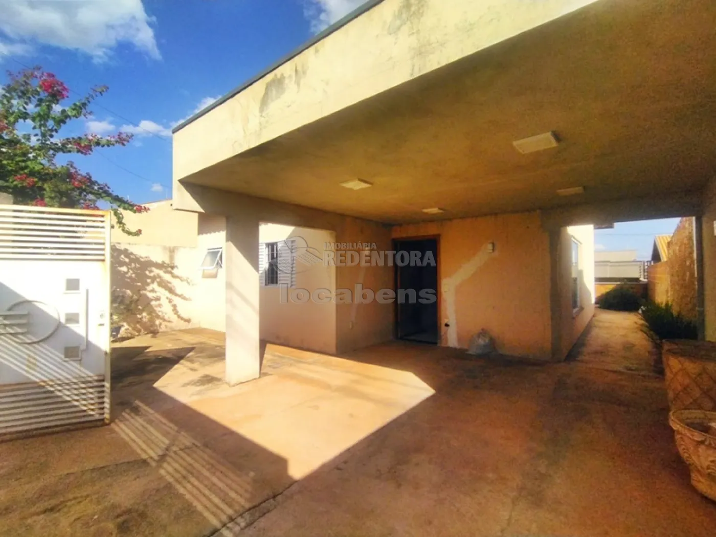 Comprar Casa / Padrão em São José do Rio Preto R$ 320.000,00 - Foto 2