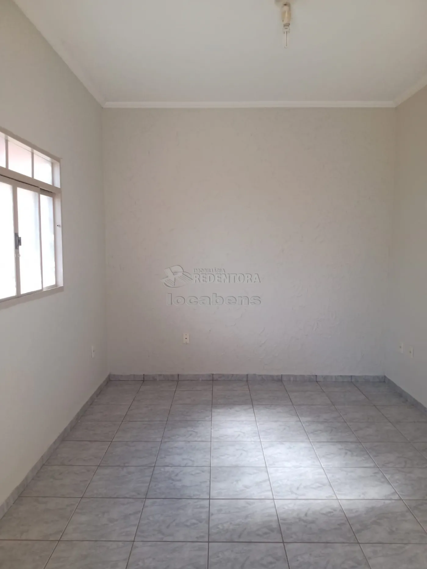 Alugar Casa / Padrão em São José do Rio Preto R$ 1.200,00 - Foto 4