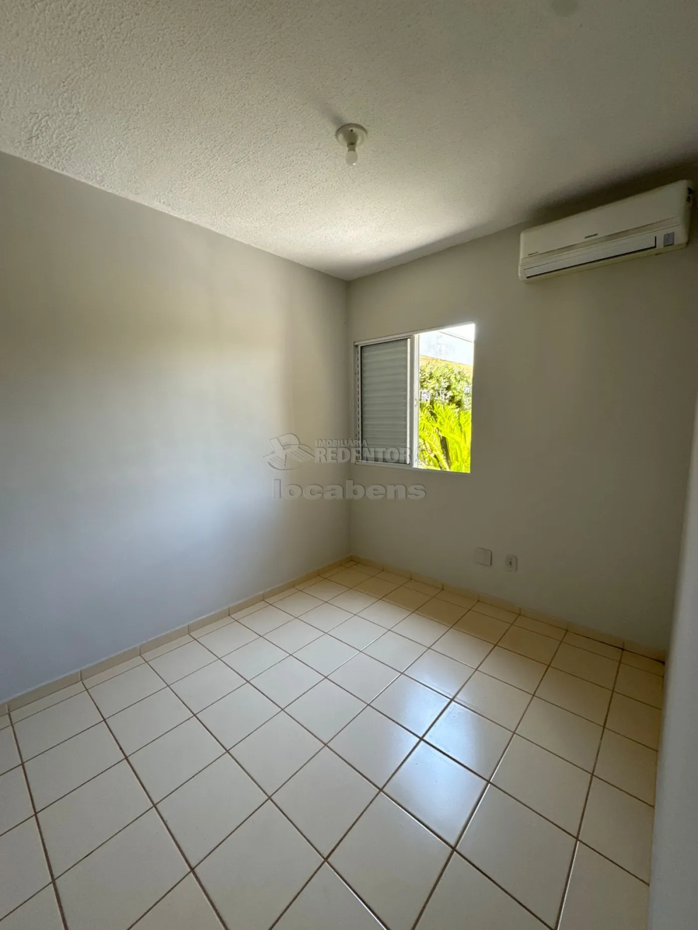 Alugar Casa / Condomínio em São José do Rio Preto R$ 1.800,00 - Foto 4