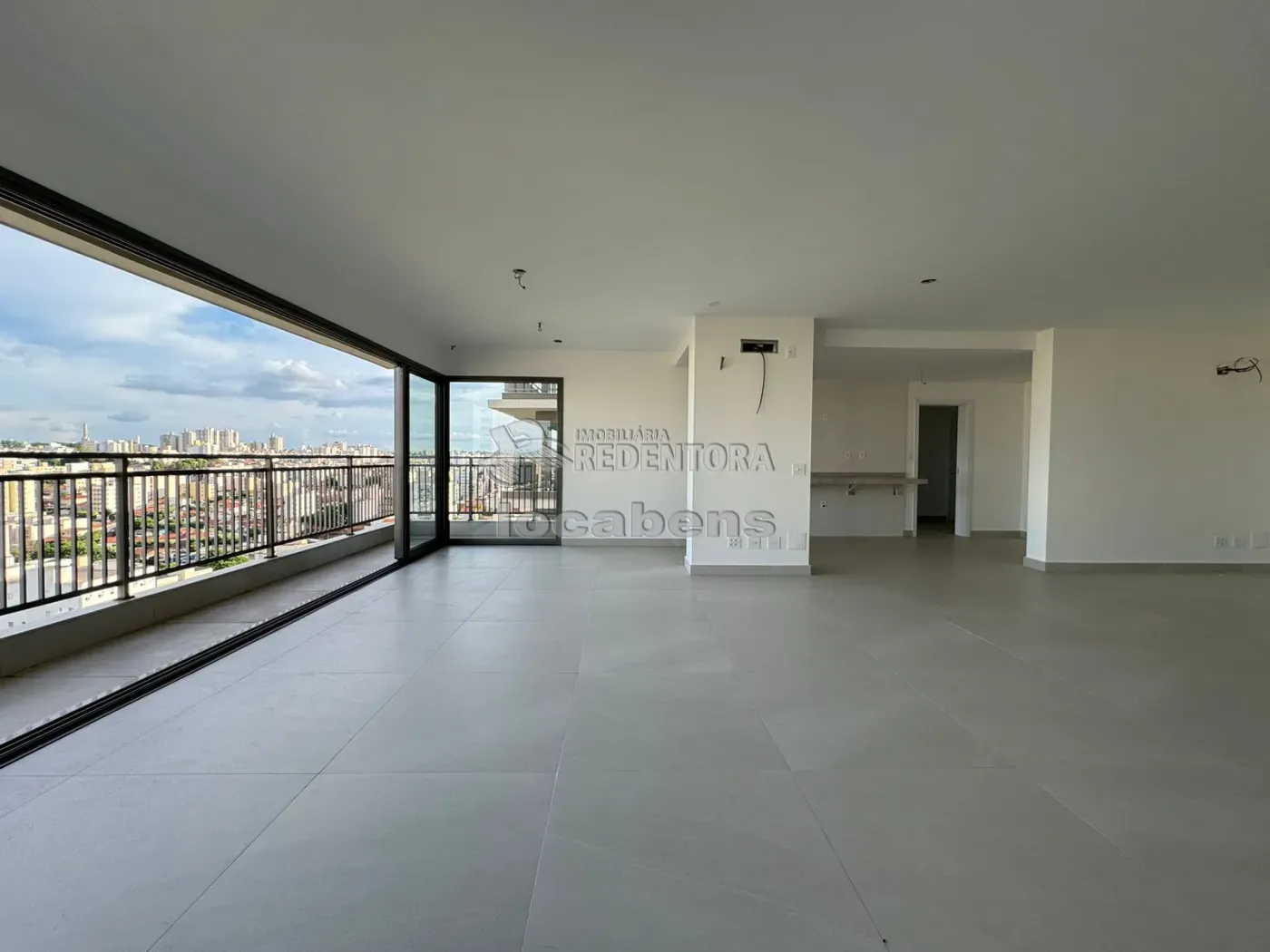 Apartamento à venda com 3 quartos, 197m² - Foto 4