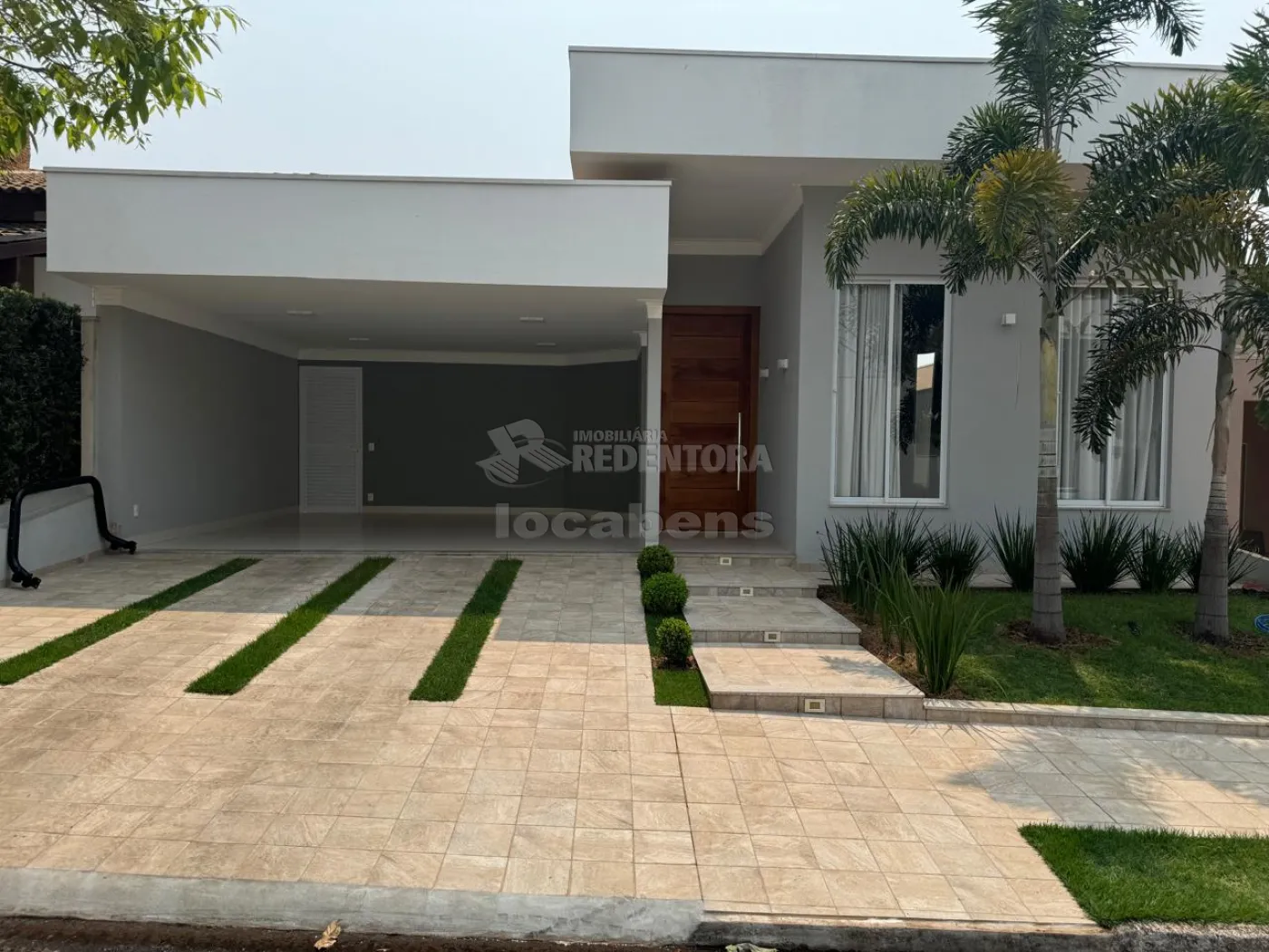 Casa de Condomínio à venda com 3 quartos, 244m² - Foto 1