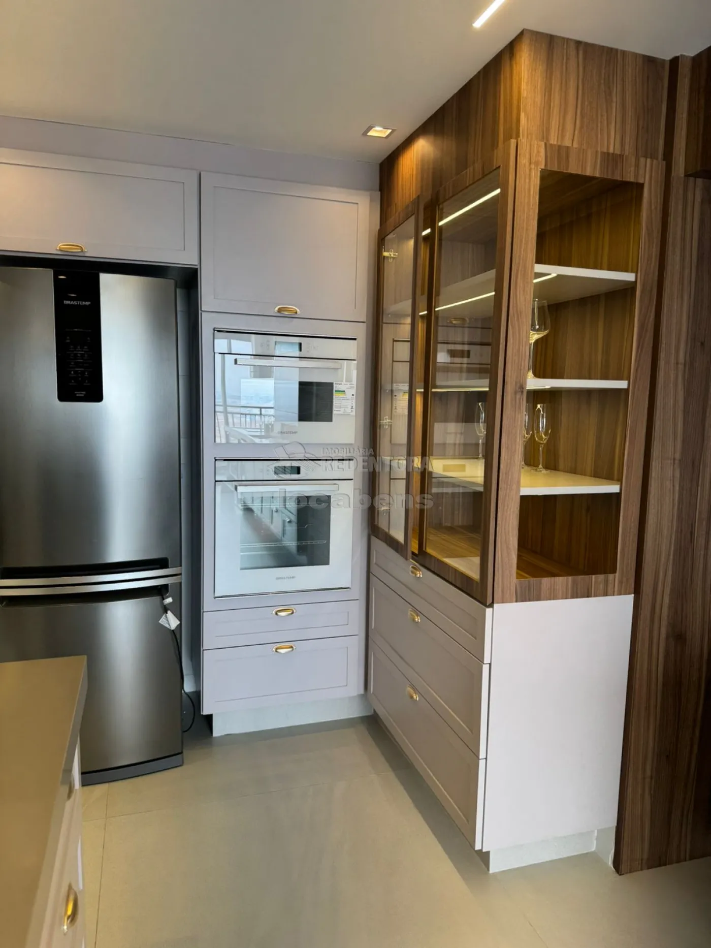 Apartamento à venda com 3 quartos, 230m² - Foto 4