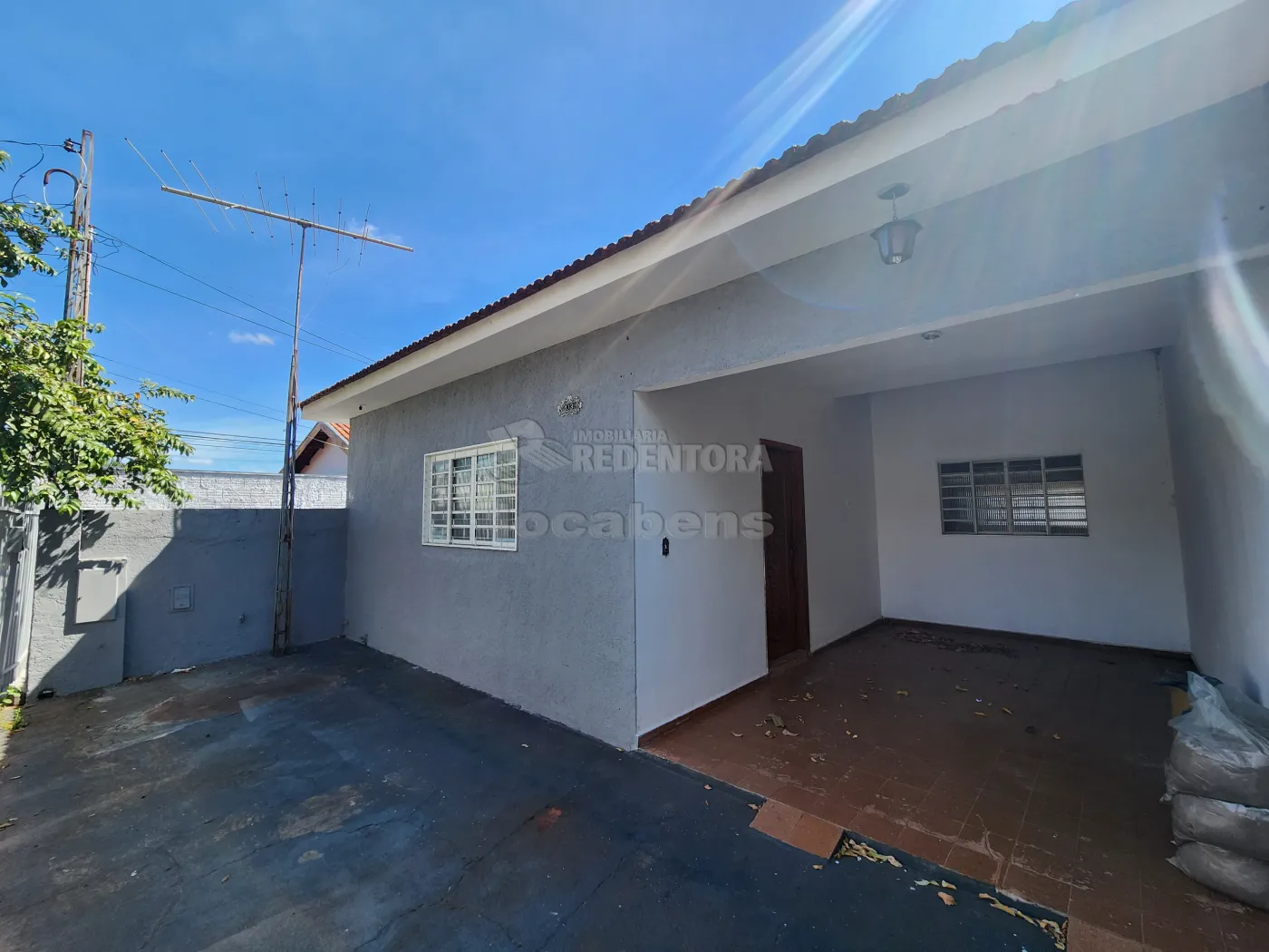 Alugar Casa / Padrão em São José do Rio Preto R$ 1.650,00 - Foto 1