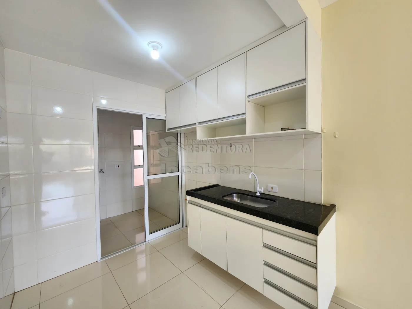 Alugar Apartamento / Padrão em São José do Rio Preto R$ 1.800,00 - Foto 3