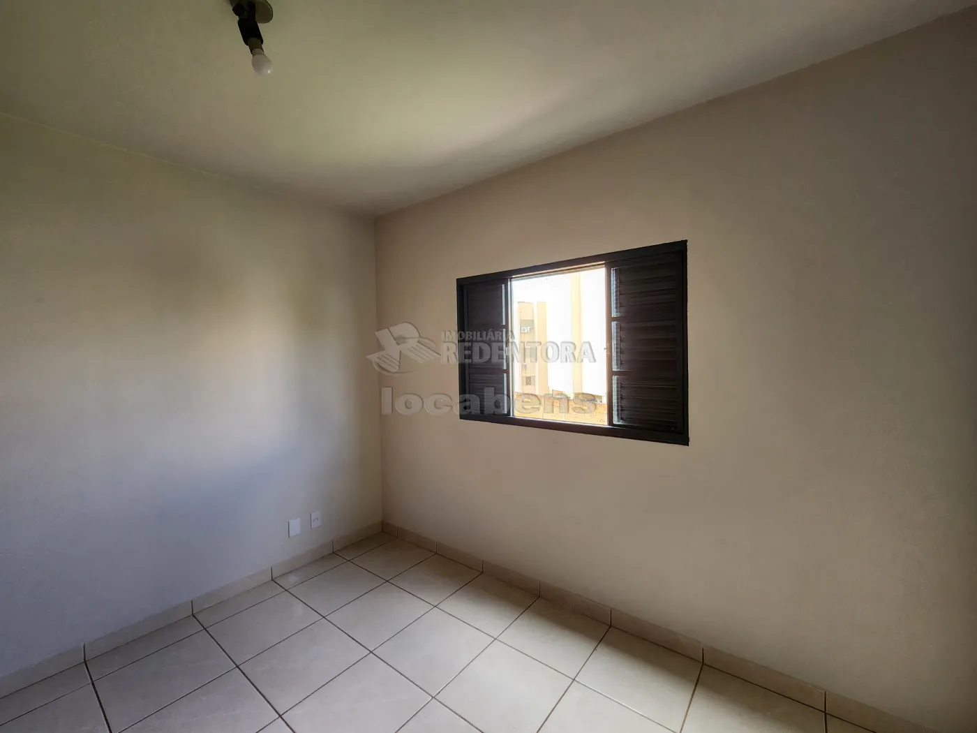 Alugar Apartamento / Padrão em São José do Rio Preto R$ 1.100,00 - Foto 5