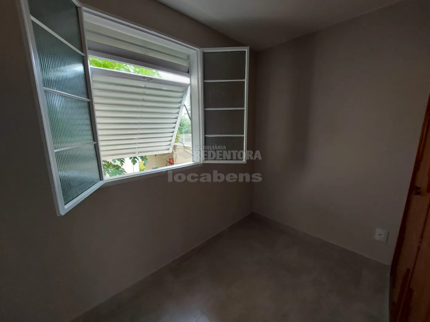 Alugar Apartamento / Padrão em São José do Rio Preto R$ 1.100,00 - Foto 5