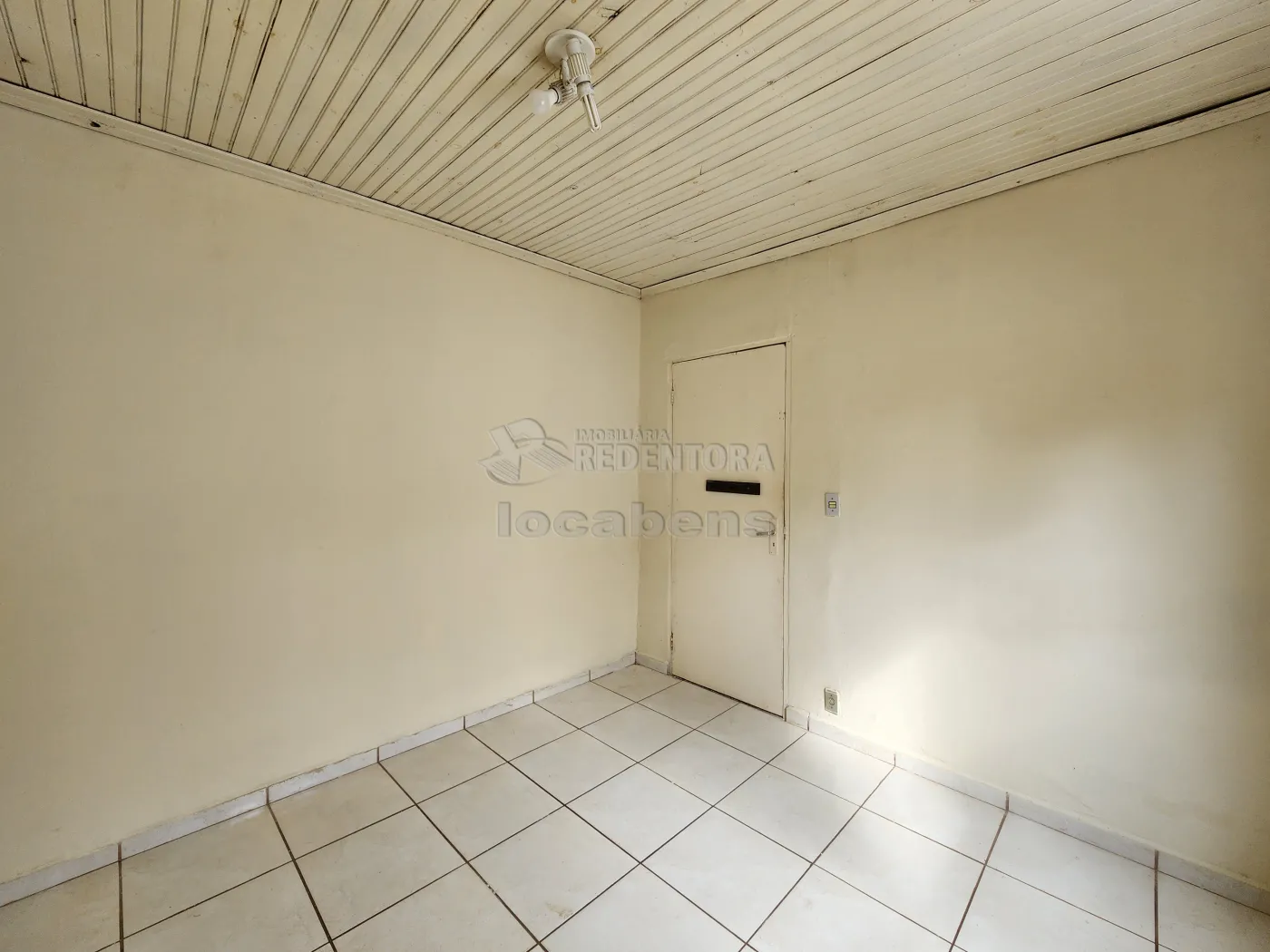 Alugar Casa / Padrão em São José do Rio Preto R$ 750,00 - Foto 9