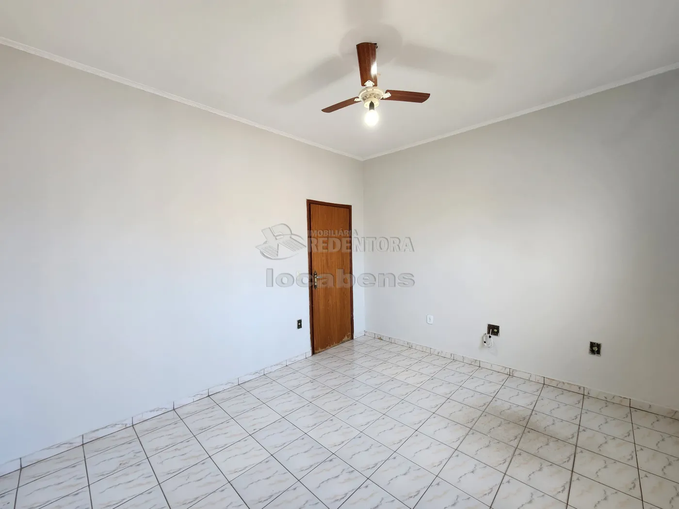 Alugar Casa / Padrão em São José do Rio Preto R$ 2.400,00 - Foto 3