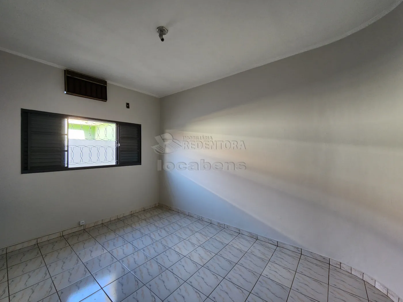 Alugar Casa / Padrão em São José do Rio Preto R$ 2.400,00 - Foto 9