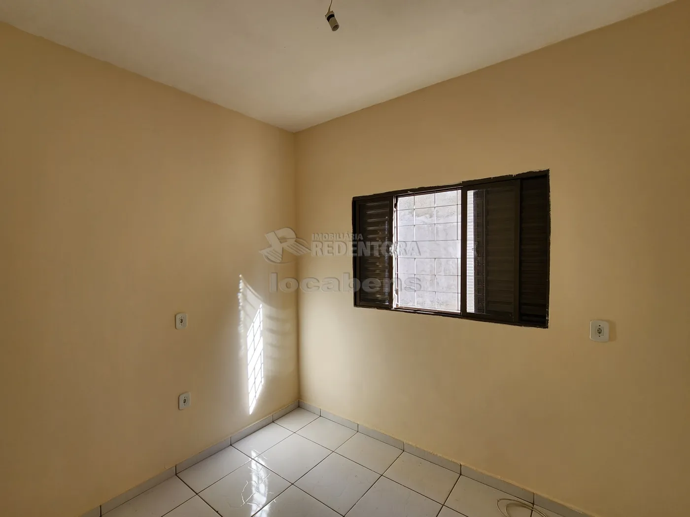 Alugar Casa / Padrão em São José do Rio Preto R$ 800,00 - Foto 7