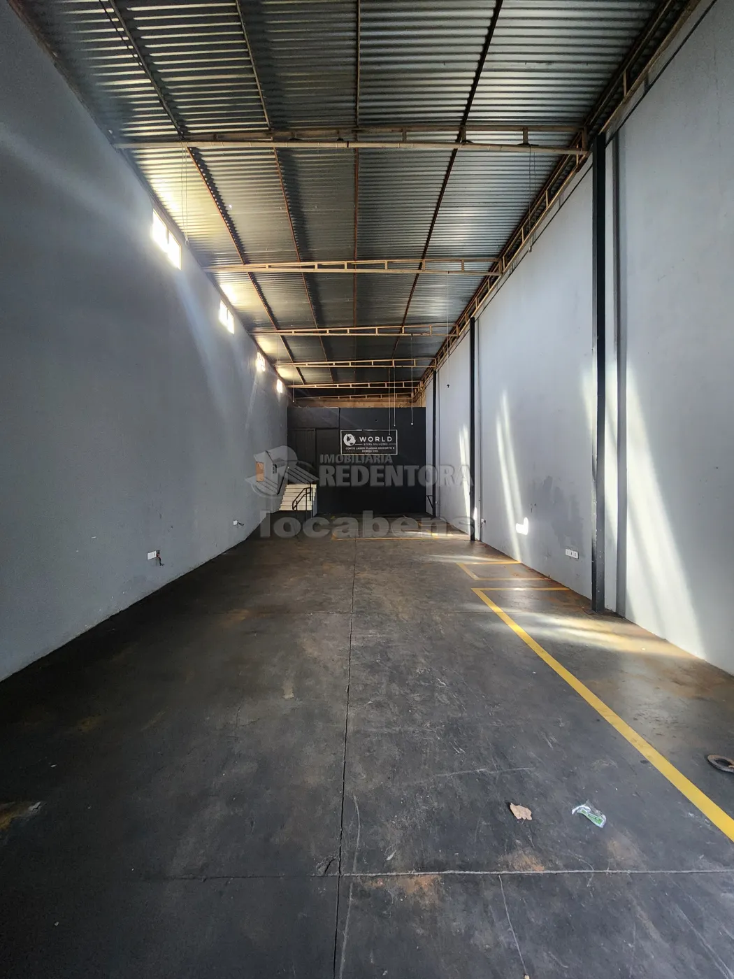 Depósito-Galpão-Armazém para alugar, 122m² - Foto 1