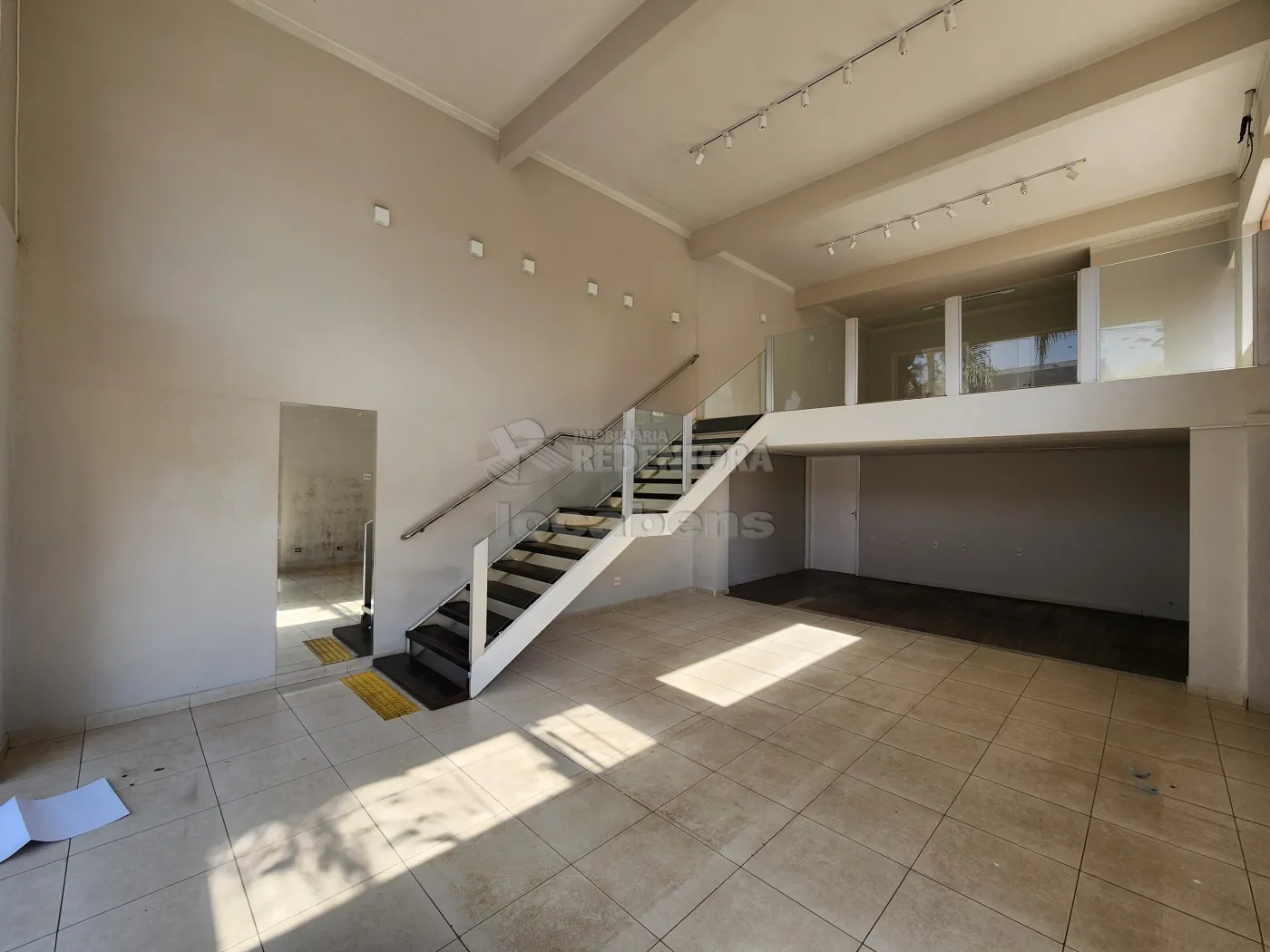 Depósito-Galpão-Armazém à venda, 188m² - Foto 1