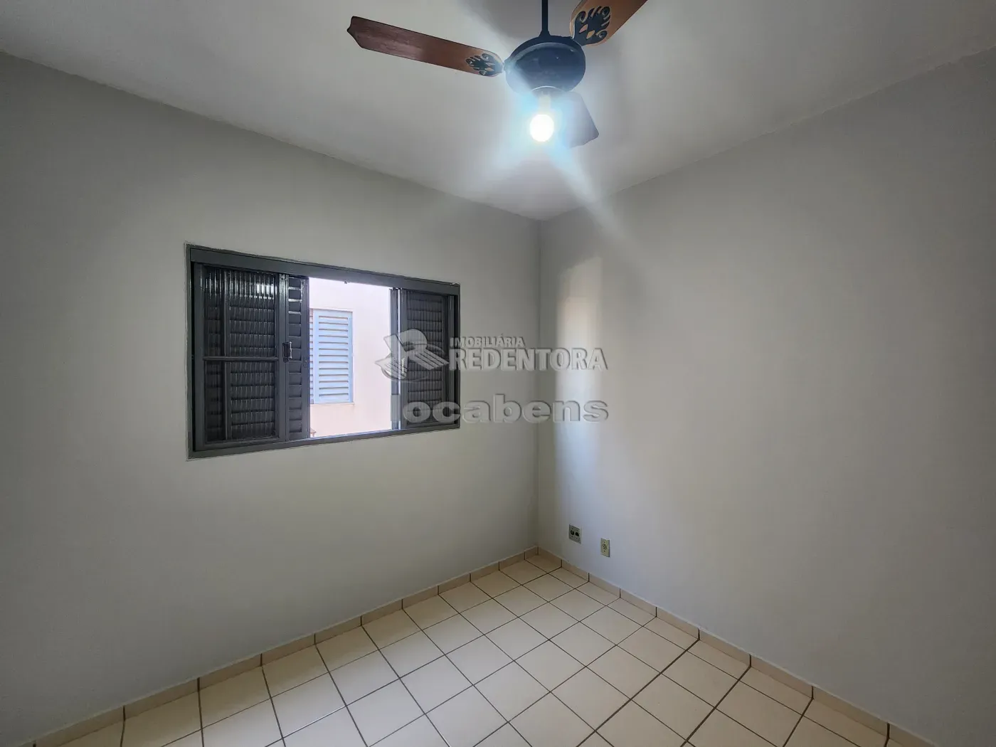 Alugar Apartamento / Padrão em São José do Rio Preto R$ 1.100,00 - Foto 4