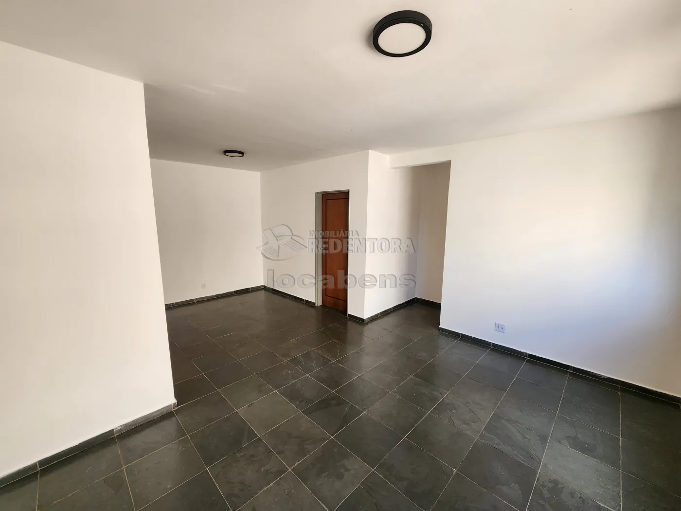Alugar Apartamento / Padrão em São José do Rio Preto R$ 1.300,00 - Foto 2