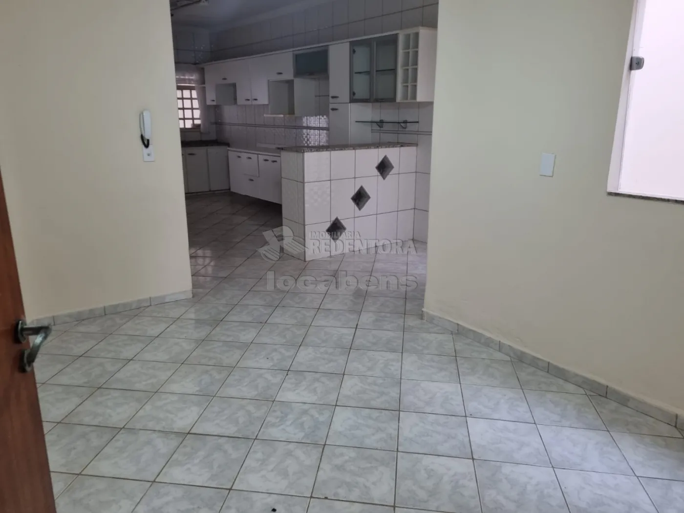 Alugar Casa / Padrão em São José do Rio Preto R$ 1.700,00 - Foto 2