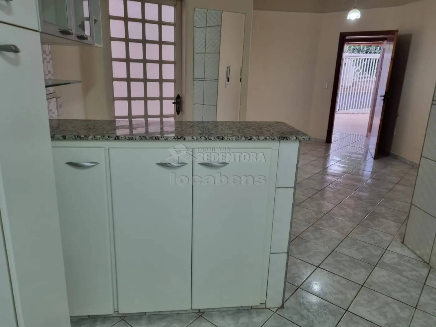 Alugar Casa / Padrão em São José do Rio Preto R$ 1.700,00 - Foto 1