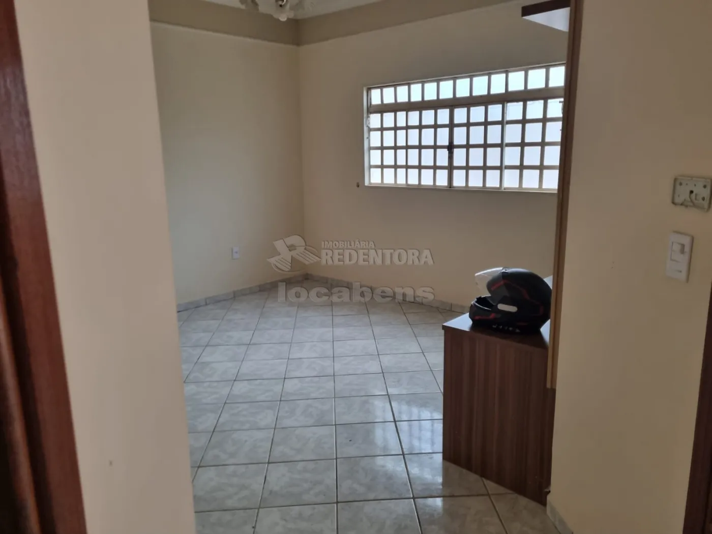 Alugar Casa / Padrão em São José do Rio Preto R$ 1.700,00 - Foto 4