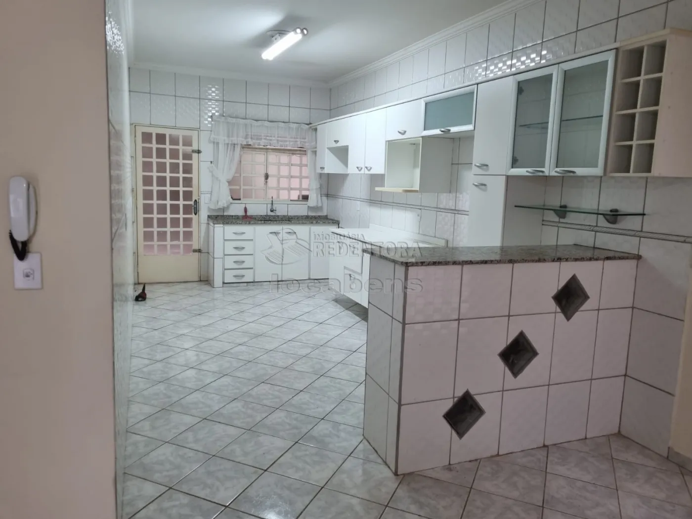 Alugar Casa / Padrão em São José do Rio Preto R$ 1.700,00 - Foto 3