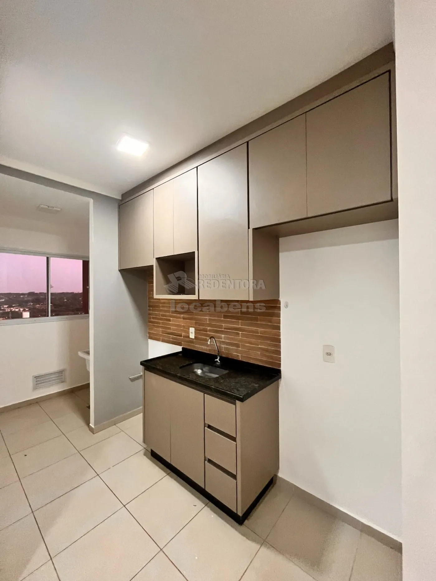 Alugar Apartamento / Padrão em São José do Rio Preto R$ 1.700,00 - Foto 1