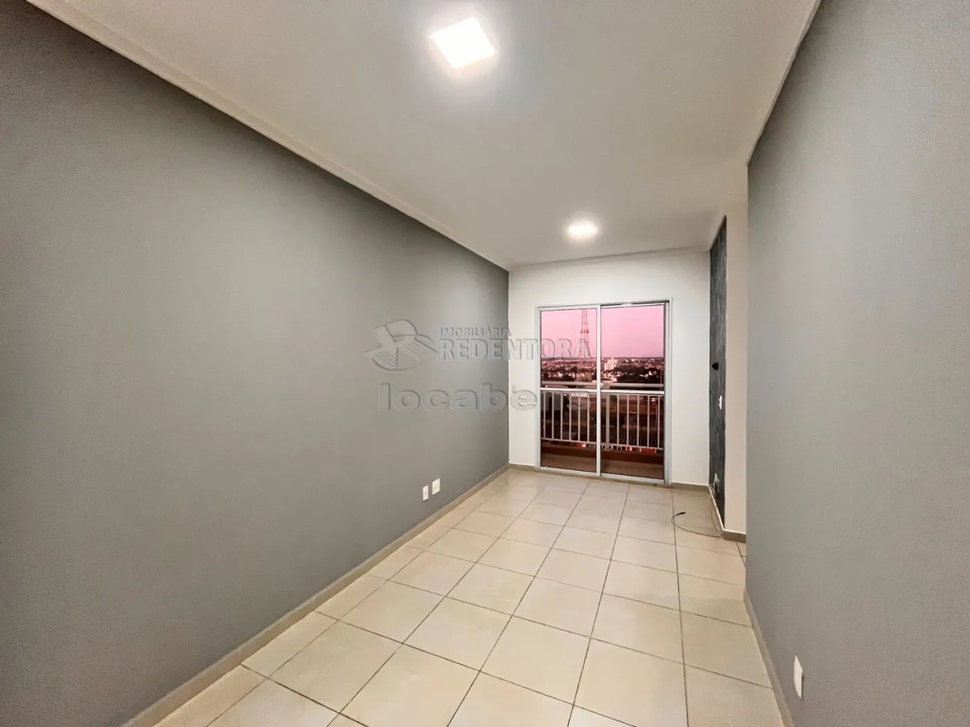 Alugar Apartamento / Padrão em São José do Rio Preto R$ 1.700,00 - Foto 2