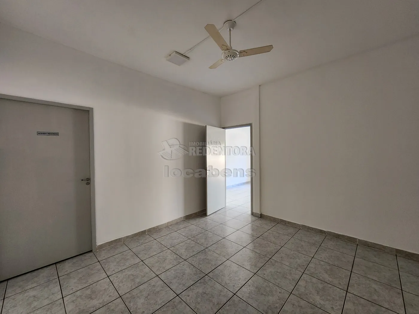 Alugar Comercial / Salão em São José do Rio Preto R$ 2.200,00 - Foto 4
