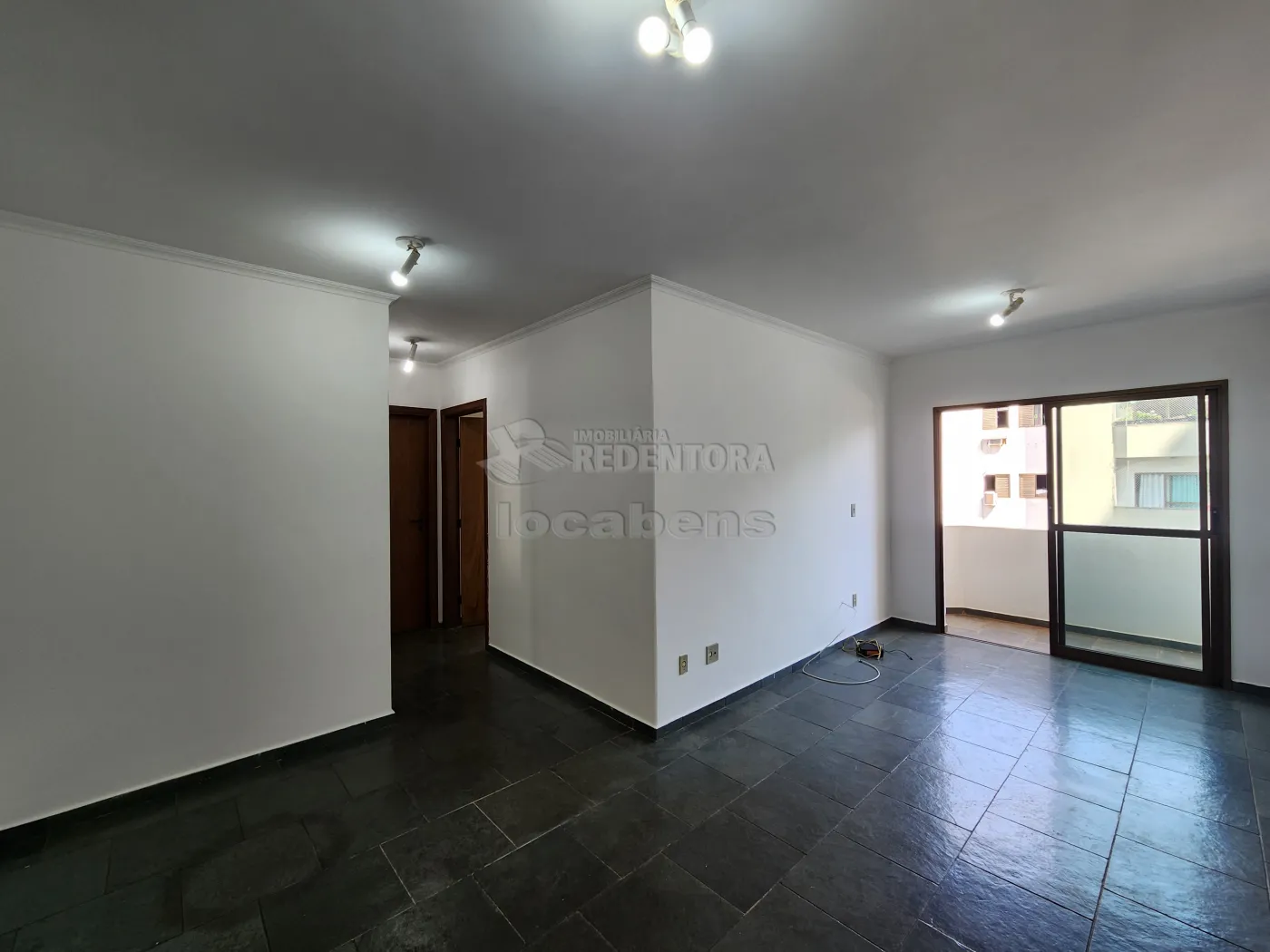 Alugar Apartamento / Padrão em São José do Rio Preto R$ 1.100,00 - Foto 1