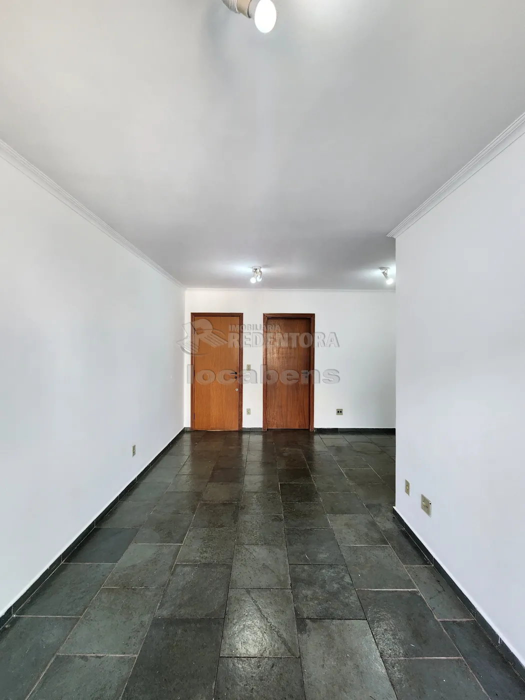 Alugar Apartamento / Padrão em São José do Rio Preto R$ 1.100,00 - Foto 2