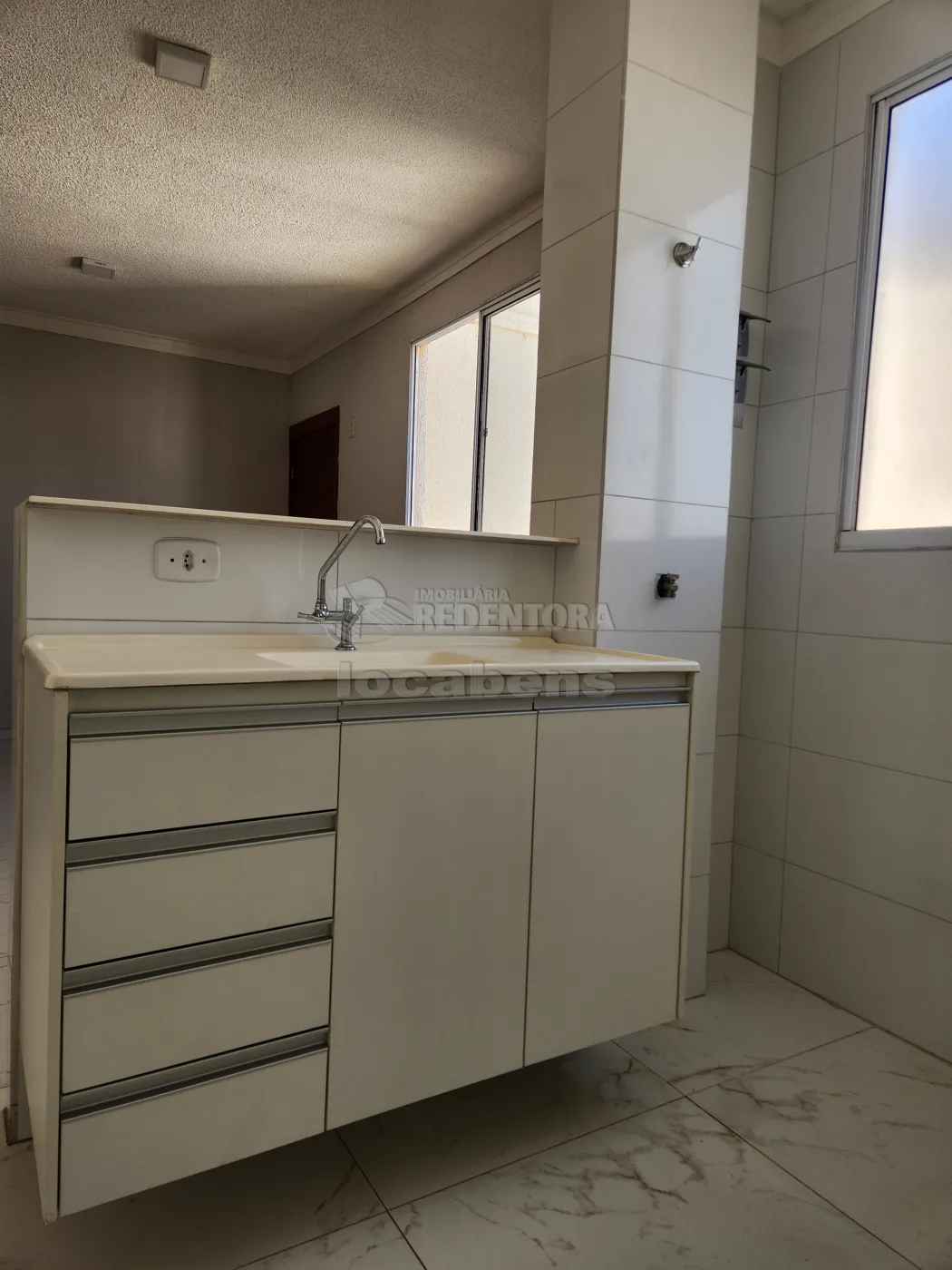 Alugar Apartamento / Padrão em São José do Rio Preto R$ 950,00 - Foto 4