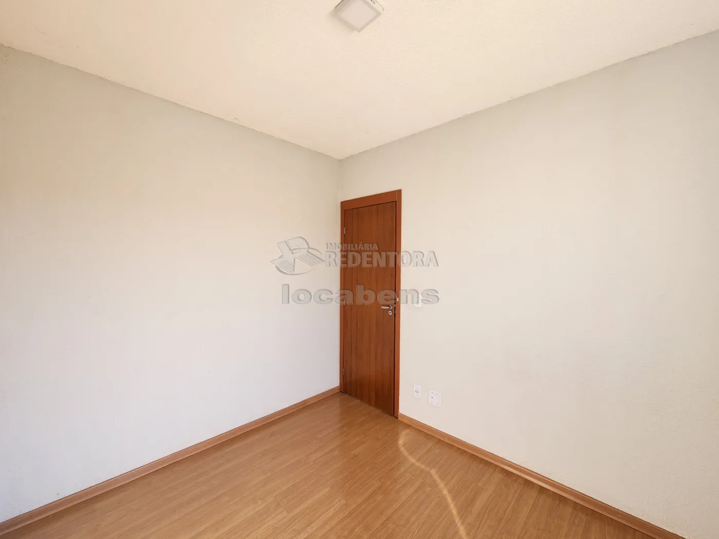 Alugar Apartamento / Padrão em São José do Rio Preto R$ 950,00 - Foto 6