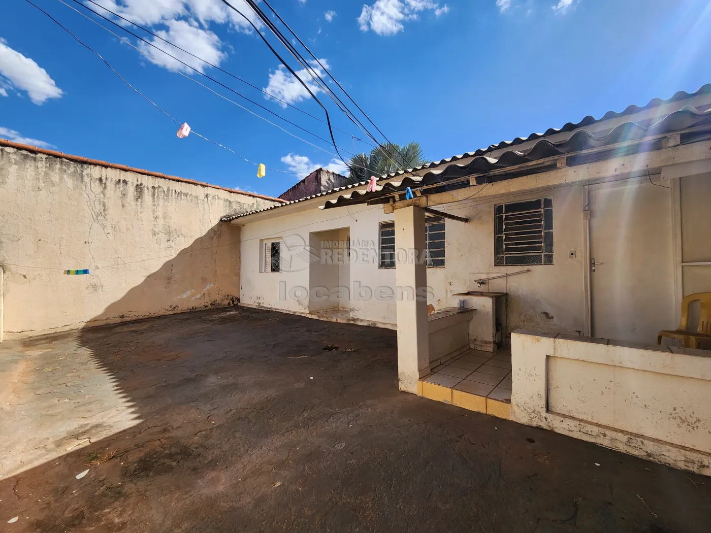 Alugar Casa / Padrão em São José do Rio Preto R$ 700,00 - Foto 1