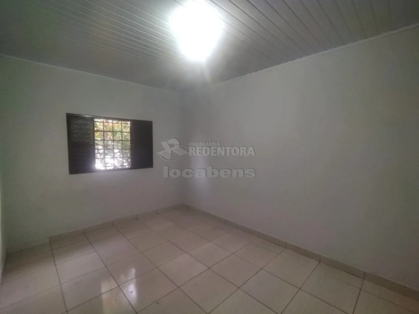 Alugar Casa / Padrão em São José do Rio Preto R$ 1.250,00 - Foto 9