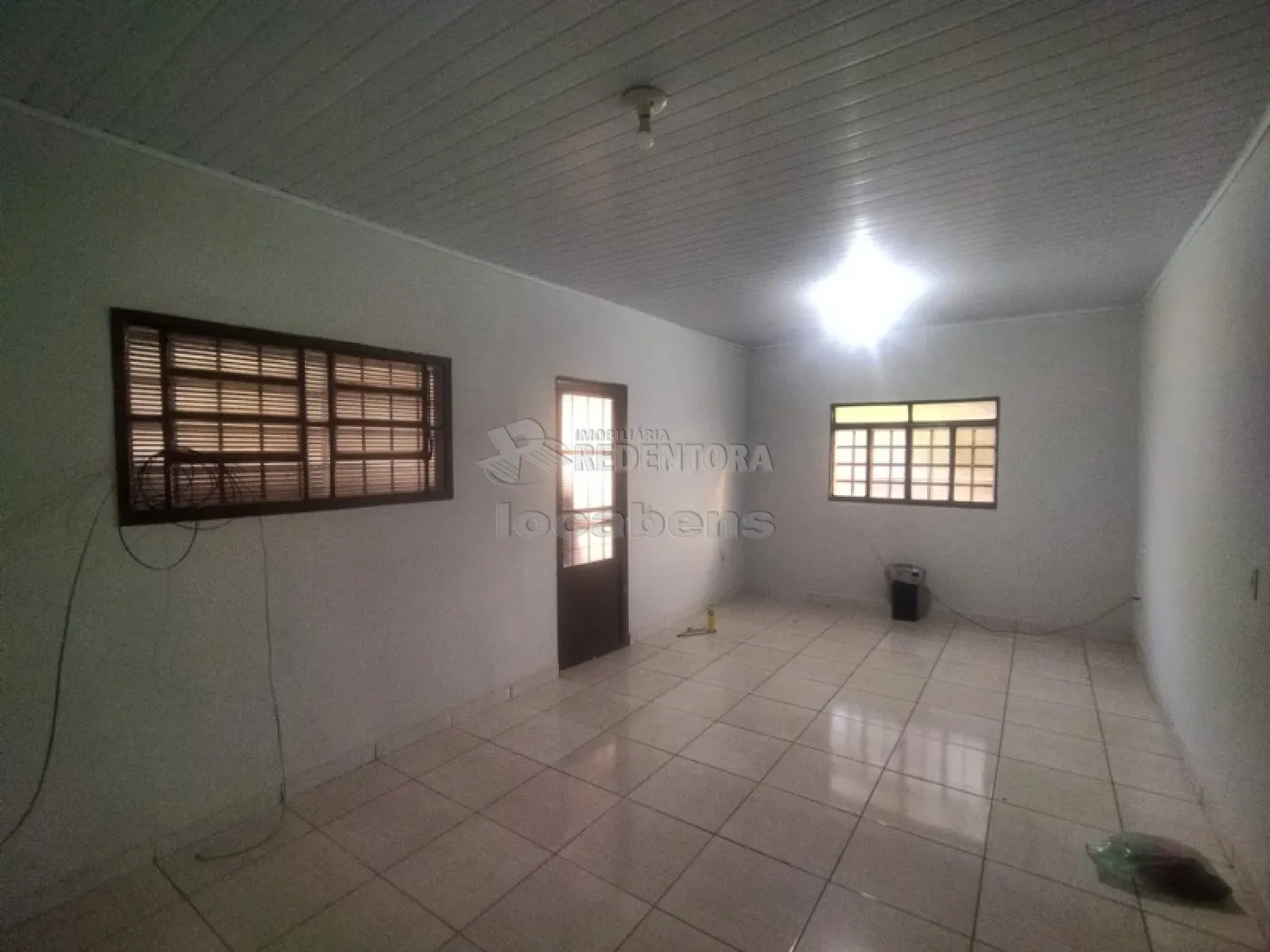 Alugar Casa / Padrão em São José do Rio Preto R$ 1.250,00 - Foto 3