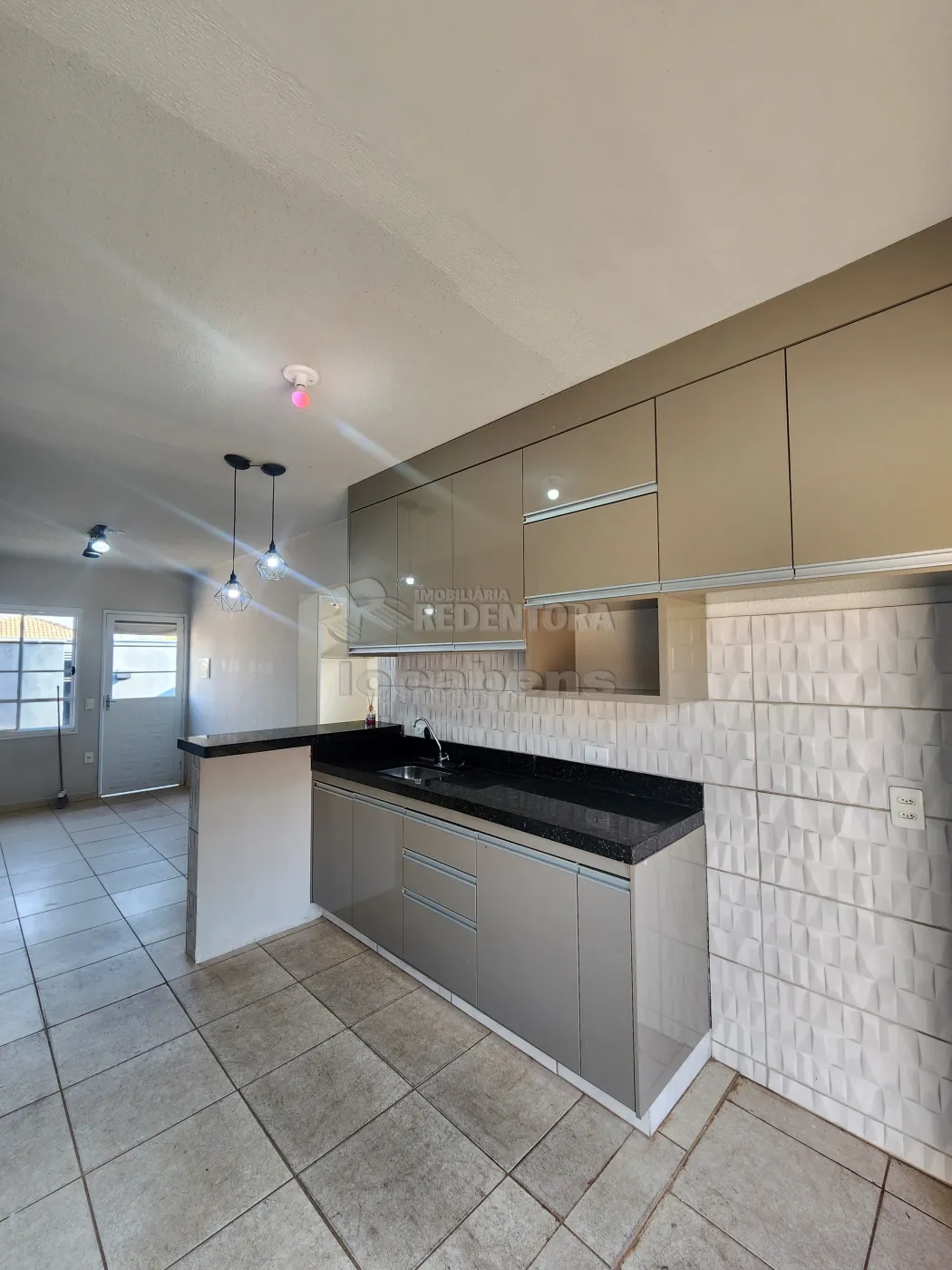 Casa para alugar com 2 quartos, 49m² - Foto 3