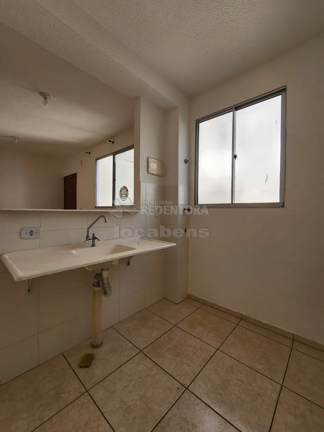 Alugar Apartamento / Padrão em São José do Rio Preto R$ 880,00 - Foto 3