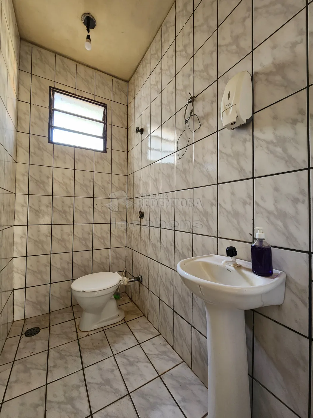 Alugar Comercial / Salão em São José do Rio Preto R$ 1.000,00 - Foto 6