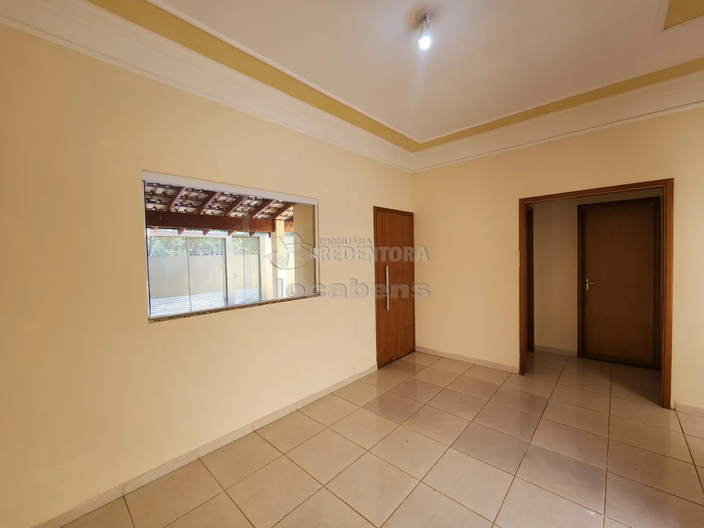 Alugar Casa / Padrão em São José do Rio Preto R$ 1.600,00 - Foto 3