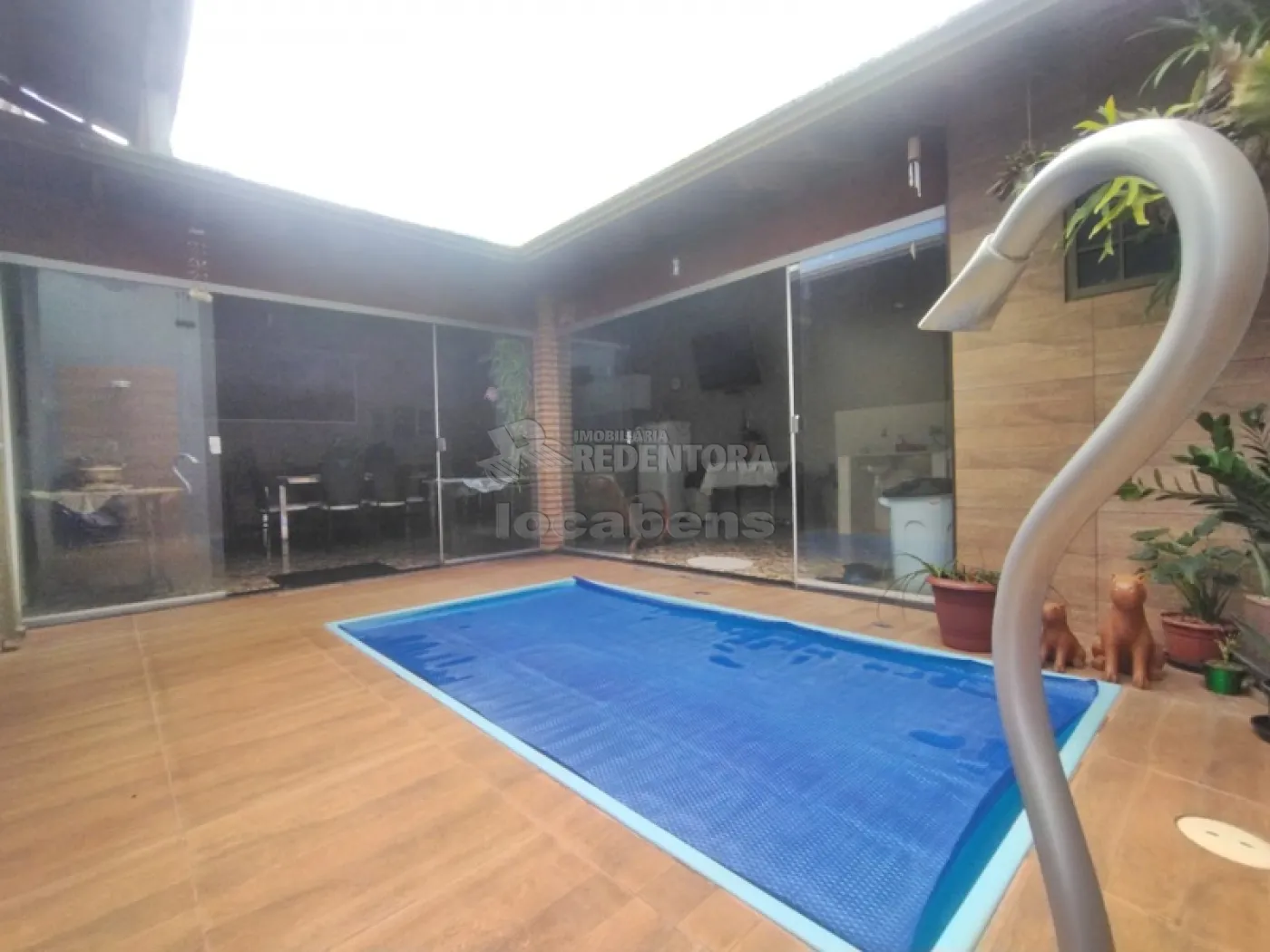 Casa à venda com 2 quartos, 140m² - Foto 2