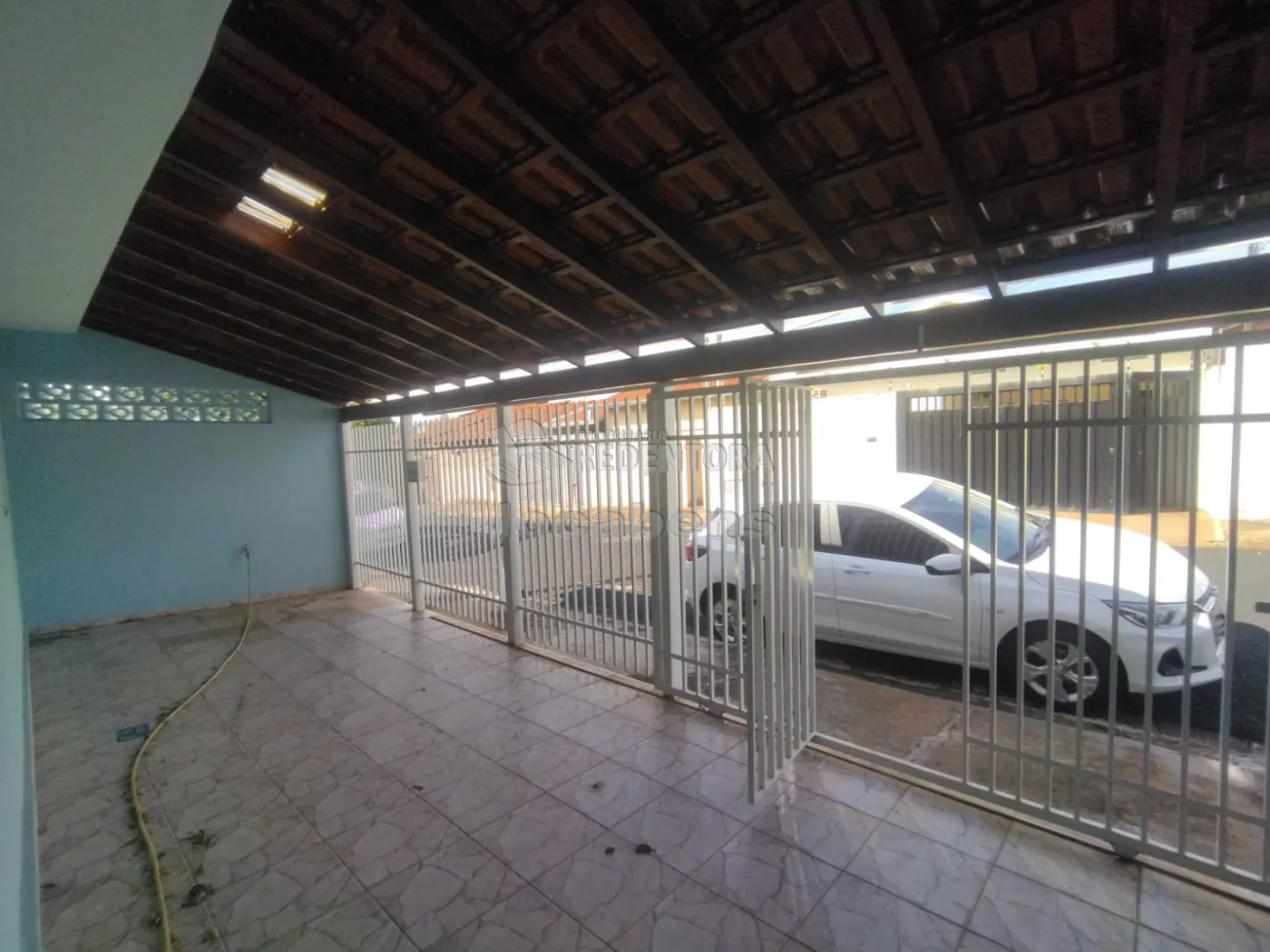 Casa à venda com 4 quartos, 160m² - Foto 2
