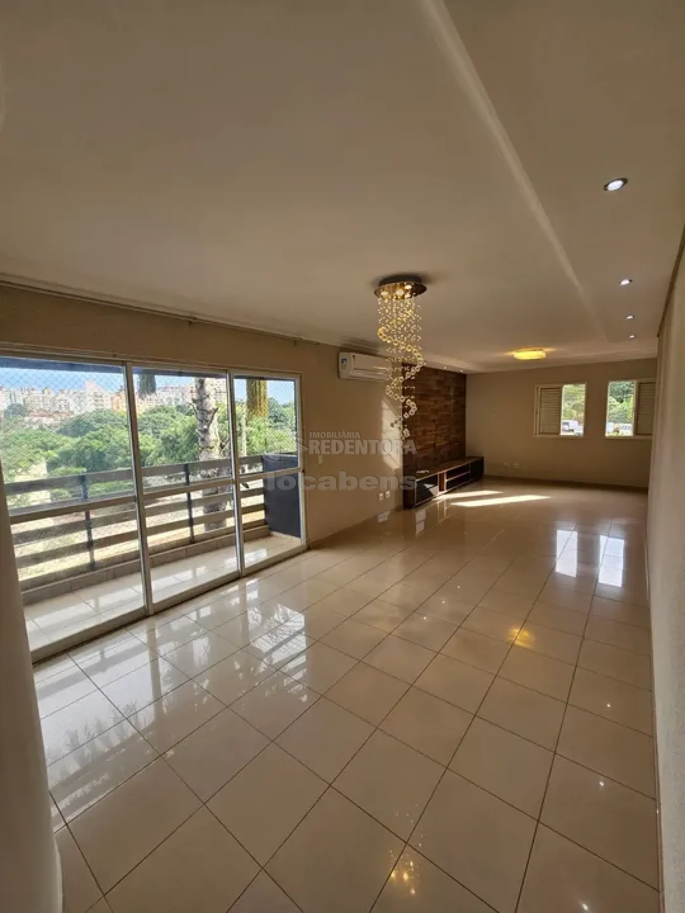 Apartamento para alugar com 2 quartos, 137m² - Foto 1