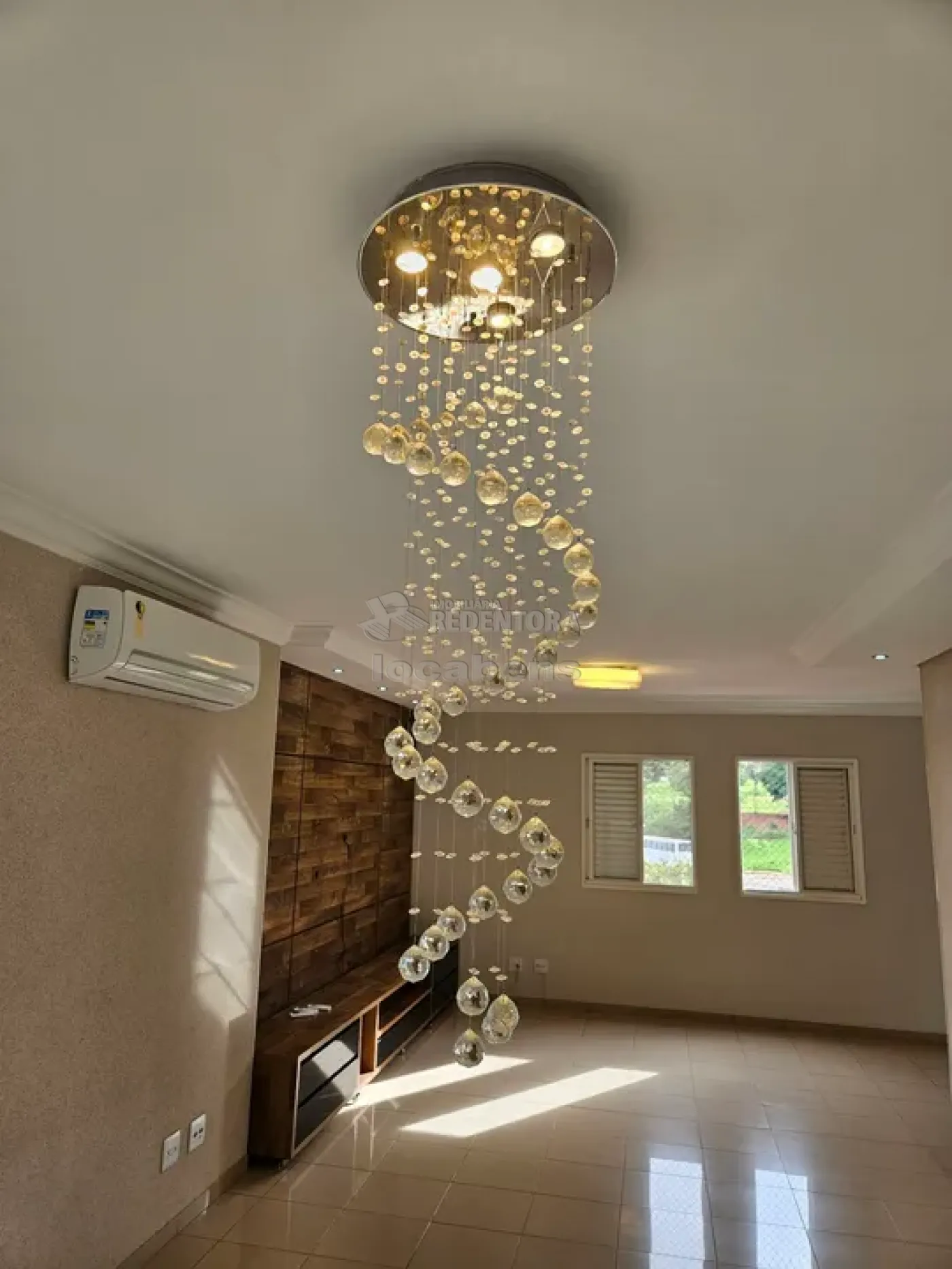 Apartamento para alugar com 2 quartos, 137m² - Foto 2
