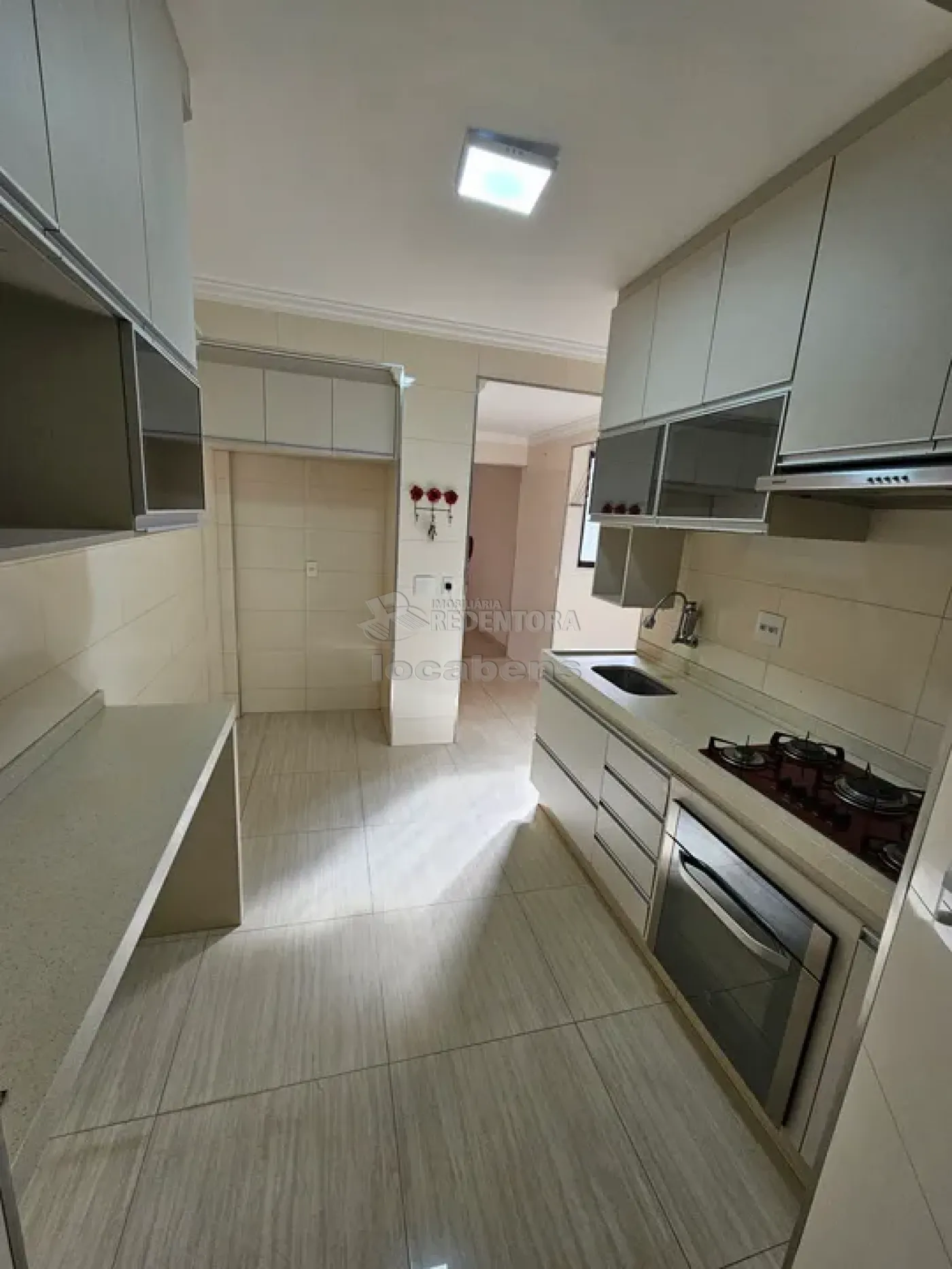 Apartamento para alugar com 2 quartos, 137m² - Foto 5