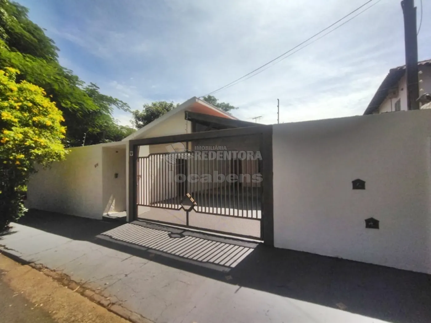 Casa para alugar com 3 quartos, 180m² - Foto 1