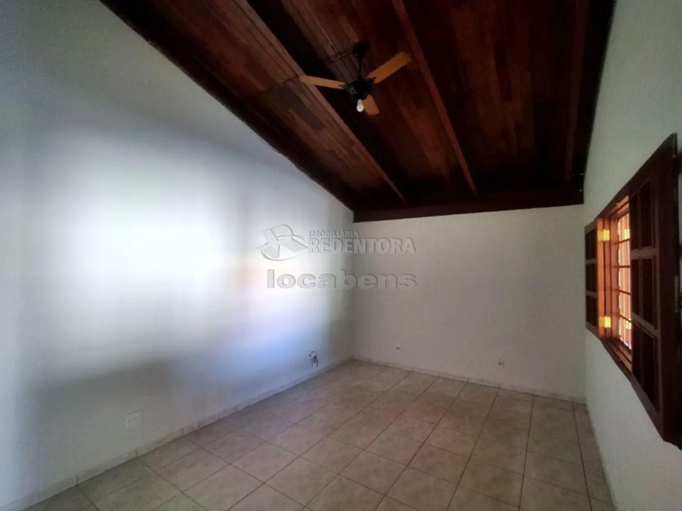 Casa para alugar com 3 quartos, 180m² - Foto 4