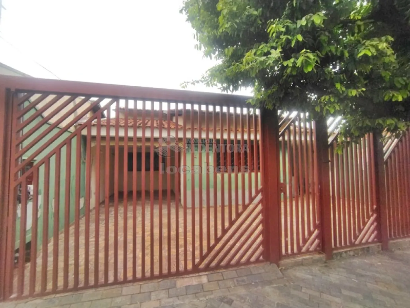 Casa para alugar com 2 quartos, 90m² - Foto 1