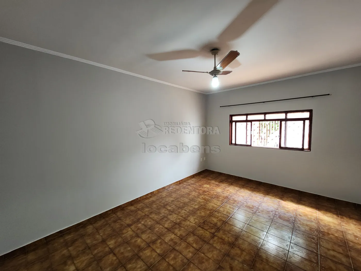 Alugar Casa / Padrão em São José do Rio Preto R$ 1.500,00 - Foto 2