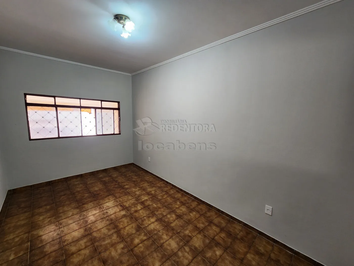 Alugar Casa / Padrão em São José do Rio Preto R$ 1.500,00 - Foto 4