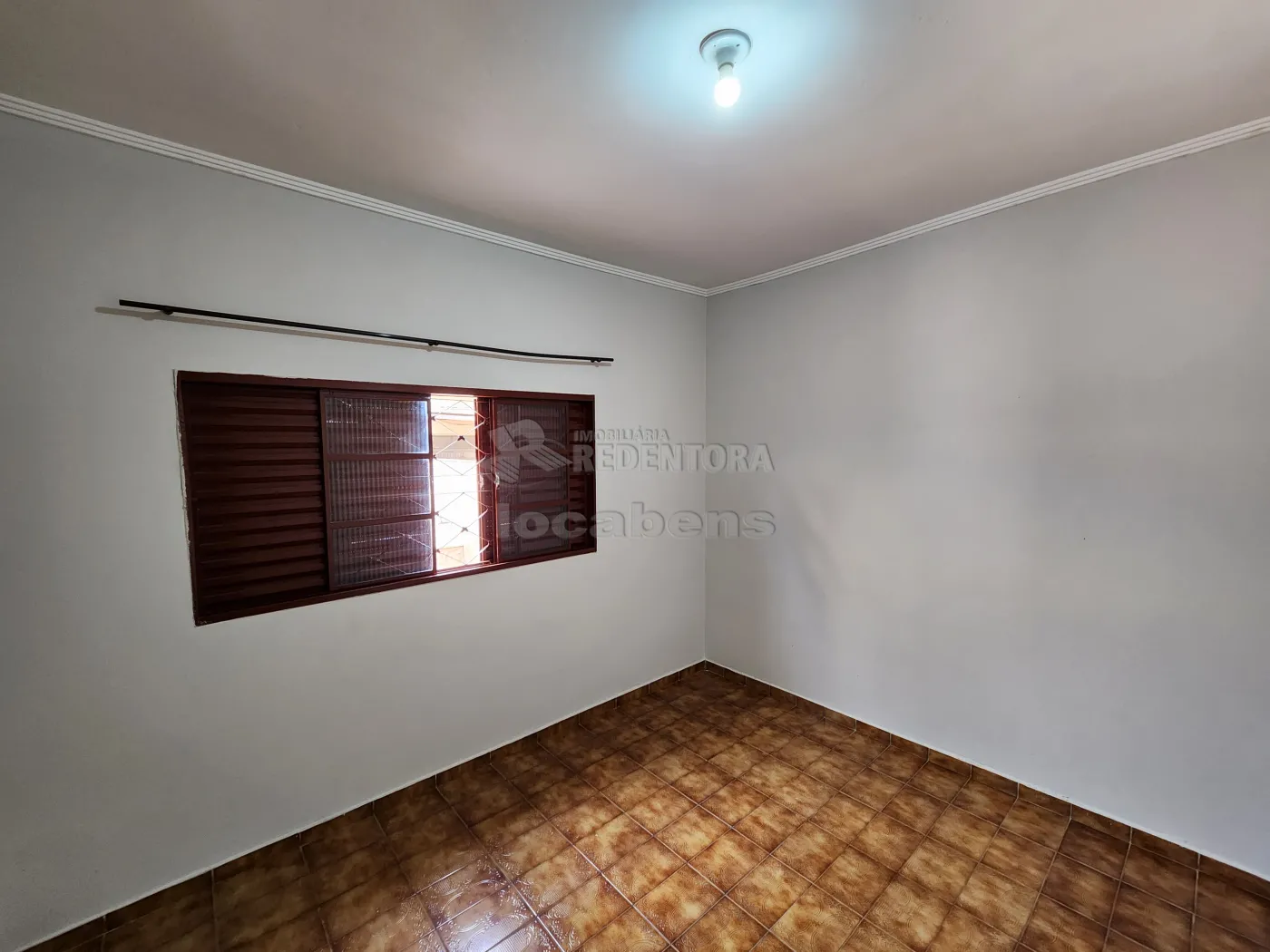 Alugar Casa / Padrão em São José do Rio Preto R$ 1.500,00 - Foto 13