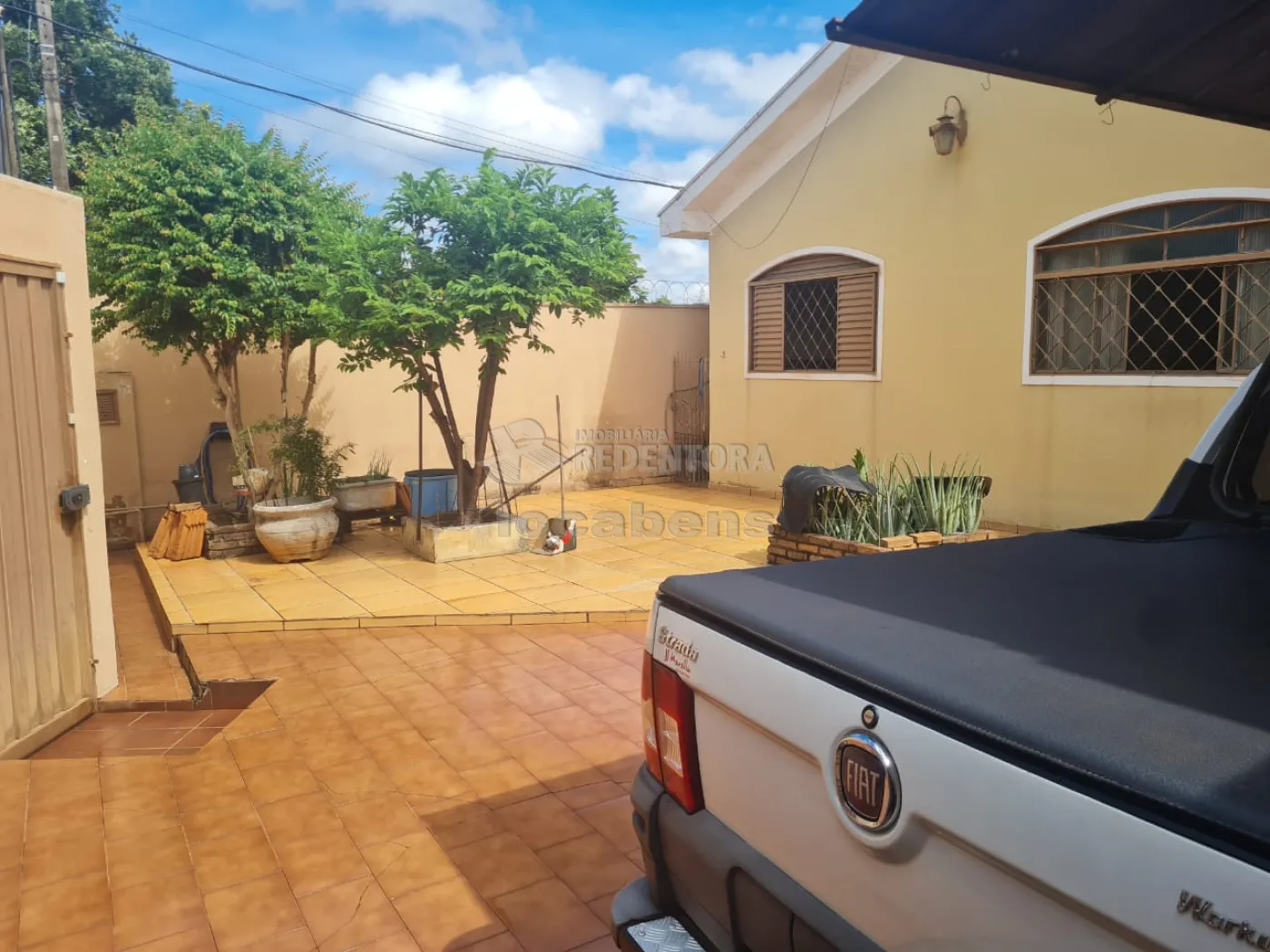 Casa à venda com 4 quartos, 160m² - Foto 2